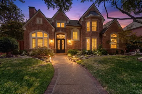 5700 Walden Drive