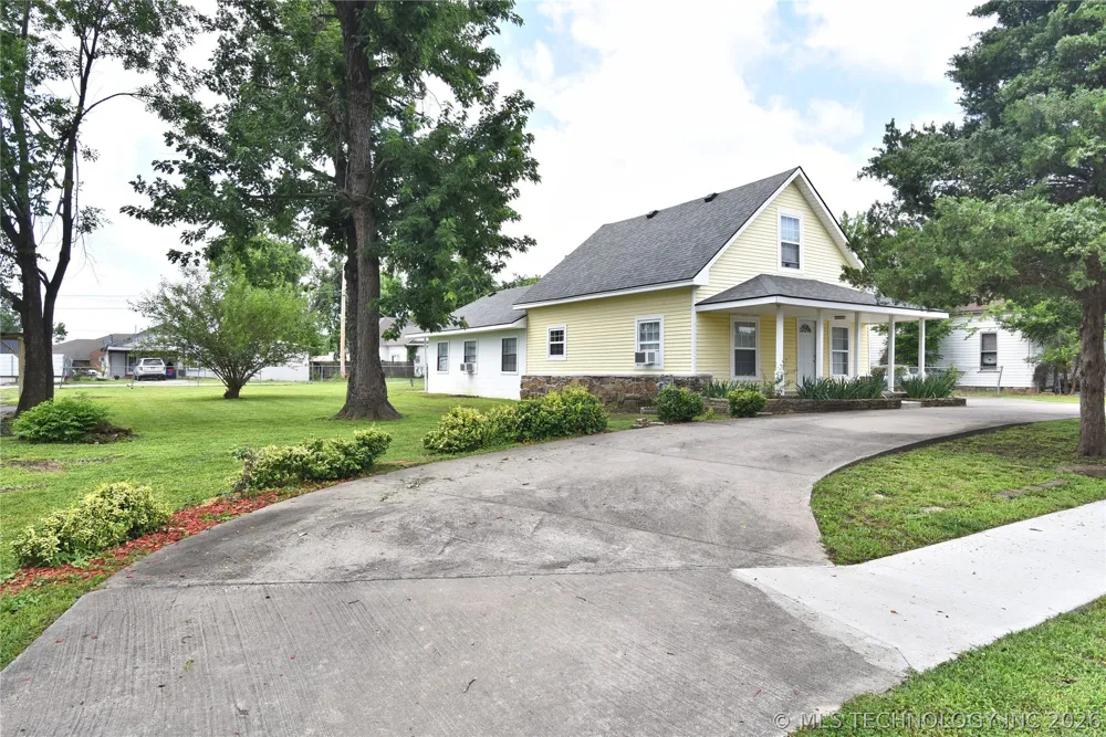 611 E 4th Street Claremore, OK 74017