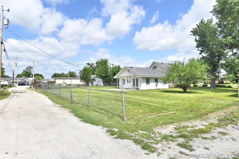 611 E 4th Street Claremore, OK 74017