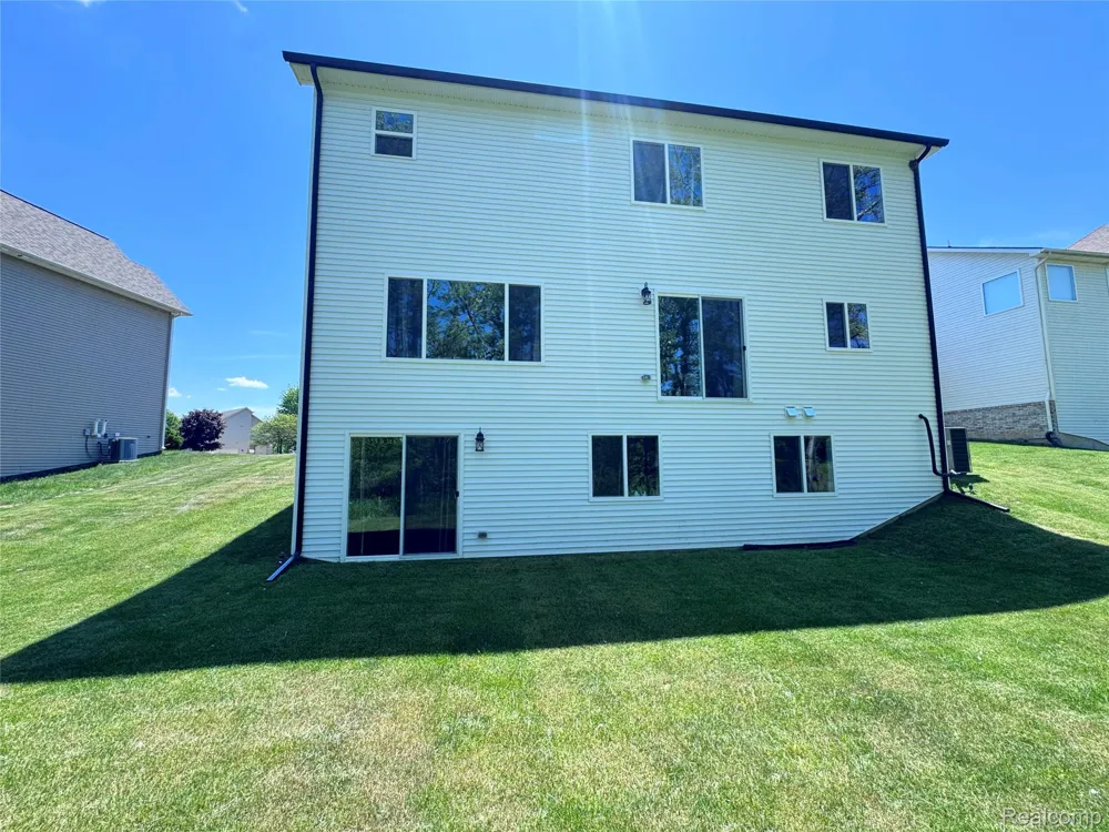 6149 Woodridge Lane Grand Blanc Charter Township, MI 48439