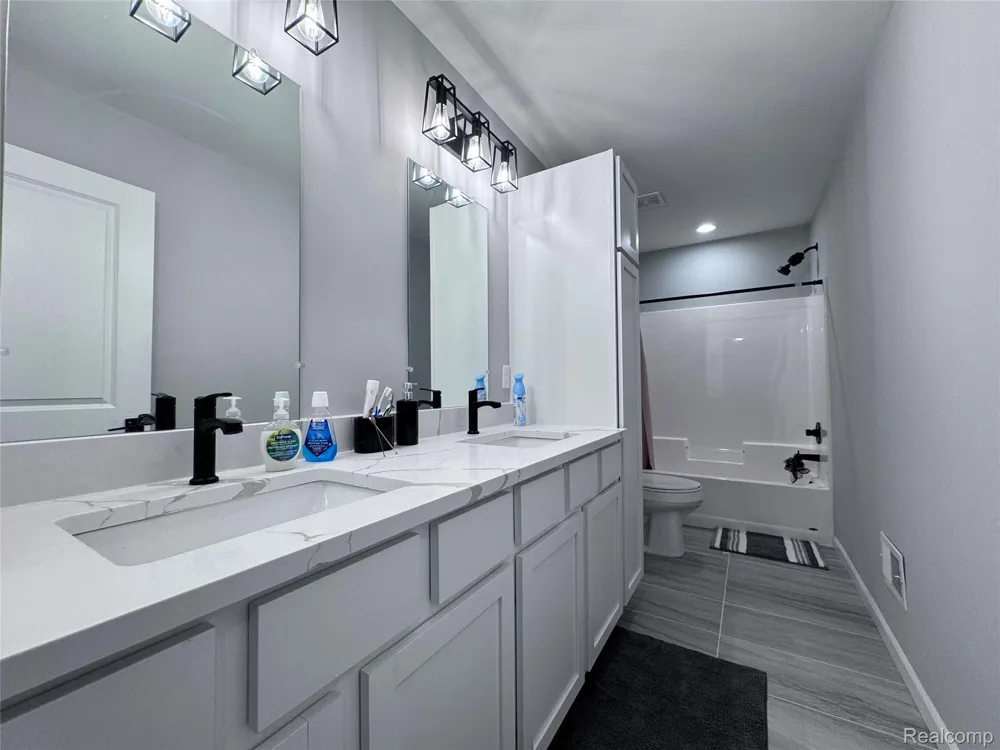 6149 Woodridge Lane Grand Blanc Charter Township, MI 48439