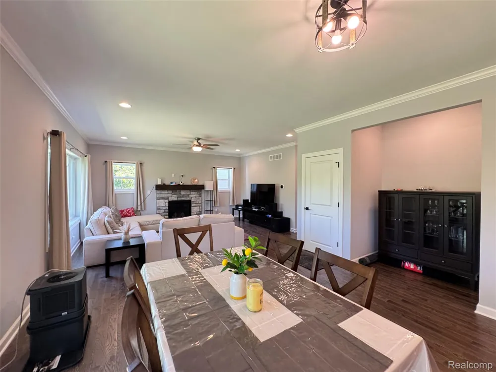 6149 Woodridge Lane Grand Blanc Charter Township, MI 48439