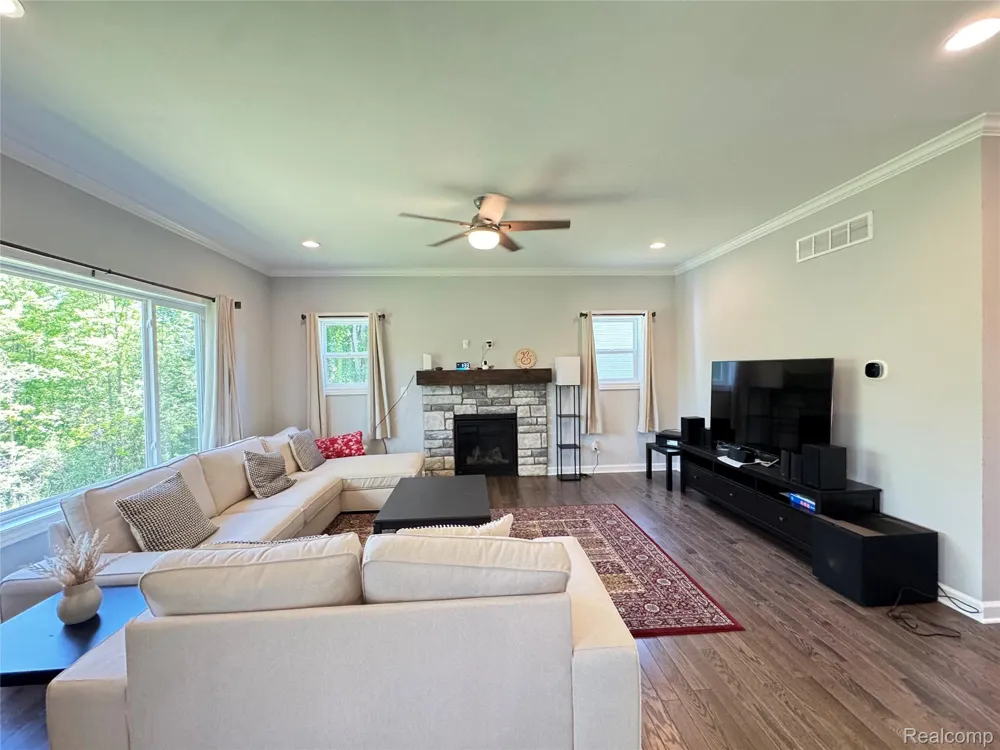 6149 Woodridge Lane Grand Blanc Charter Township, MI 48439