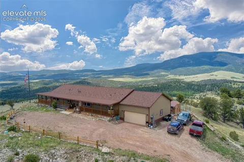 6425 Autumn Creek Drive