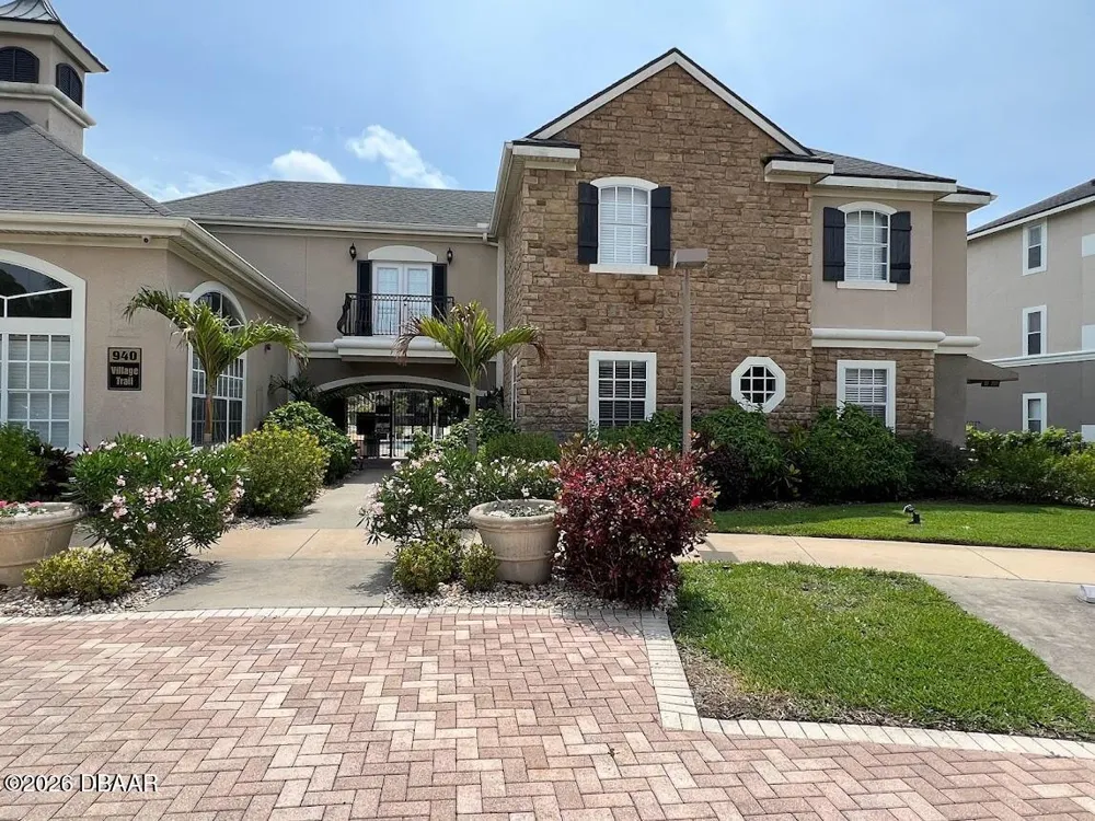 940 Village Trail #2-208 Port Orange, FL 32127