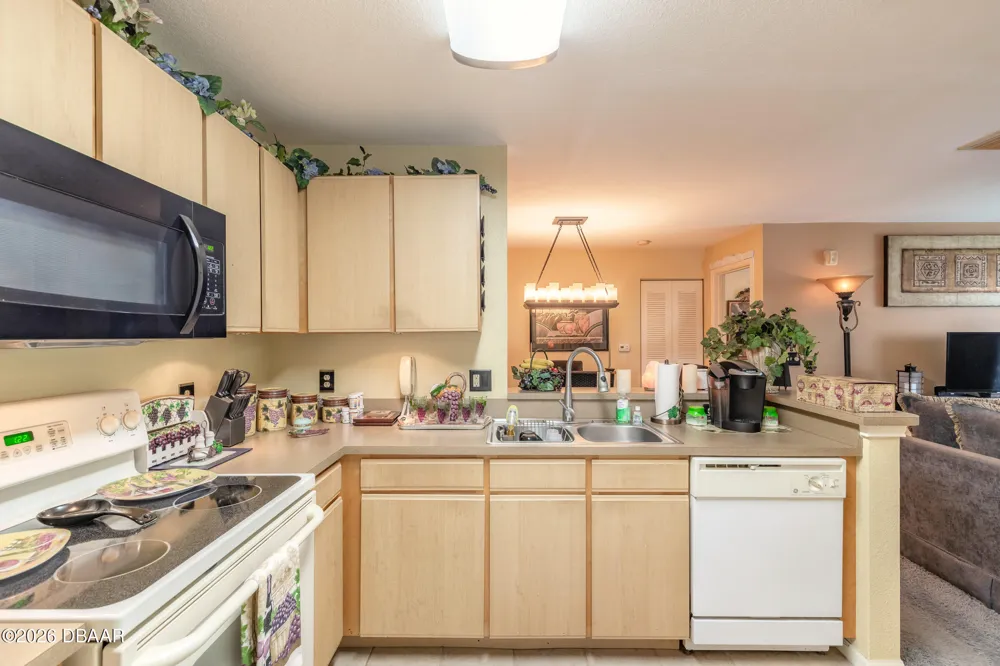 940 Village Trail #2-208 Port Orange, FL 32127