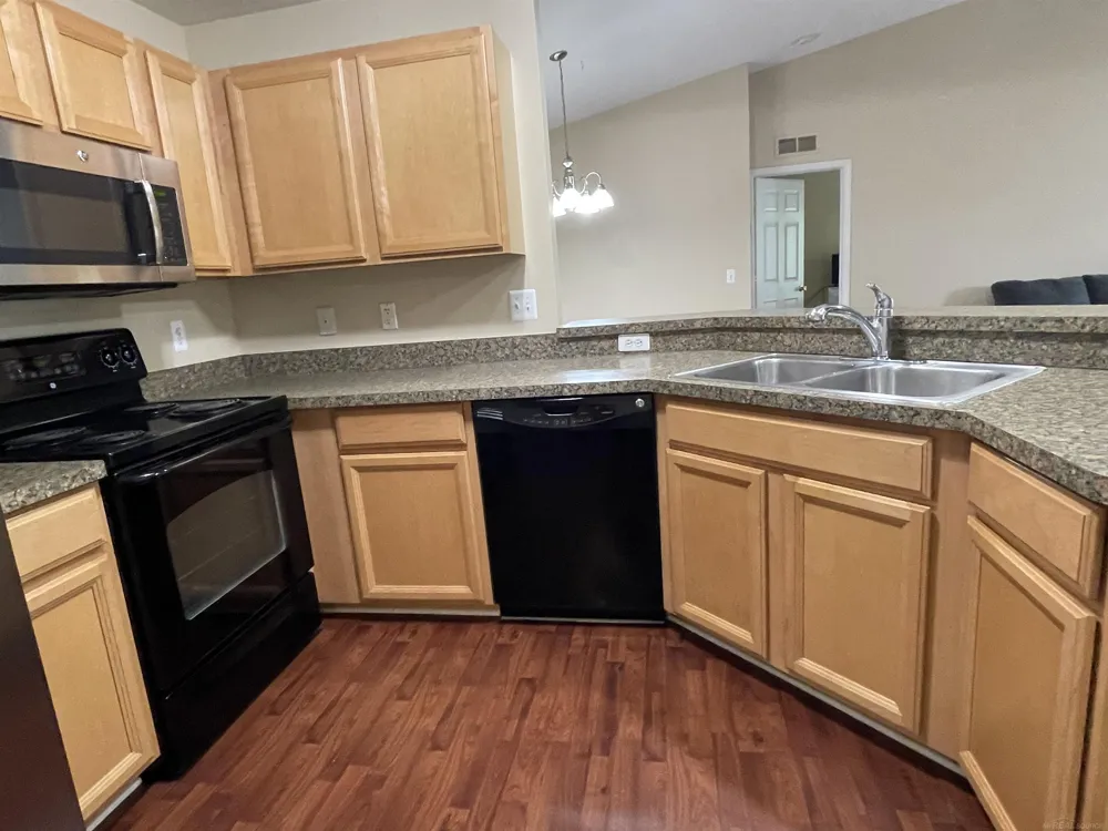 15336 Yale Drive Clinton Charter Township, MI 48038