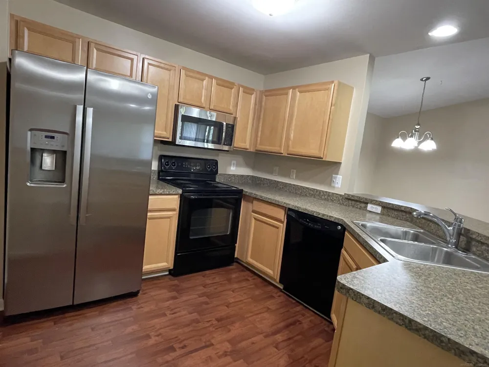 15336 Yale Drive Clinton Charter Township, MI 48038