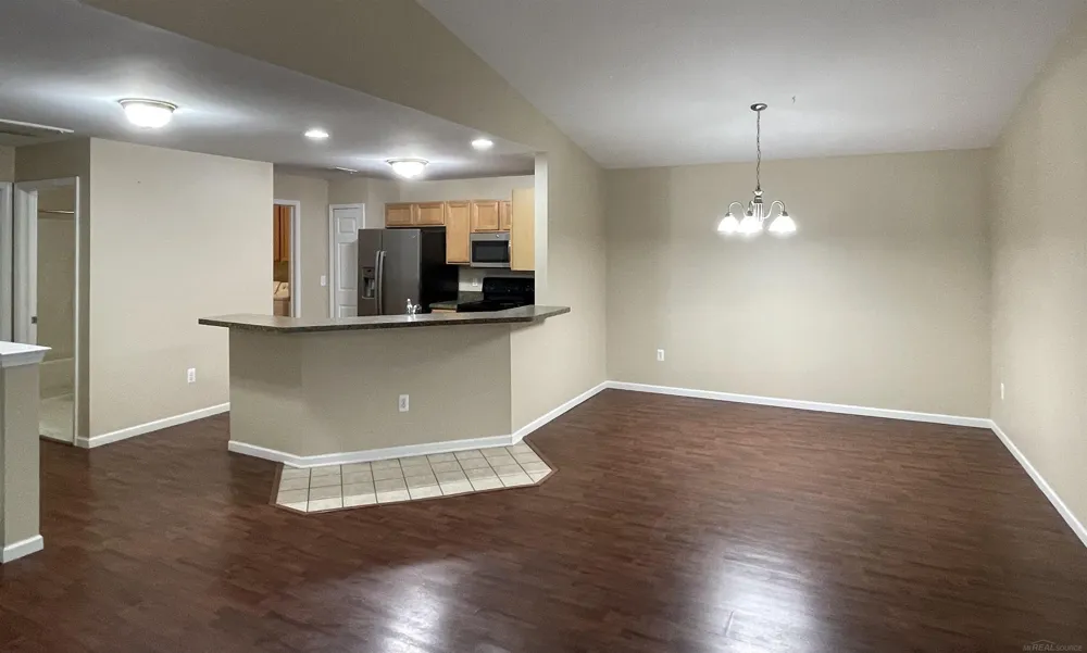 15336 Yale Drive Clinton Charter Township, MI 48038