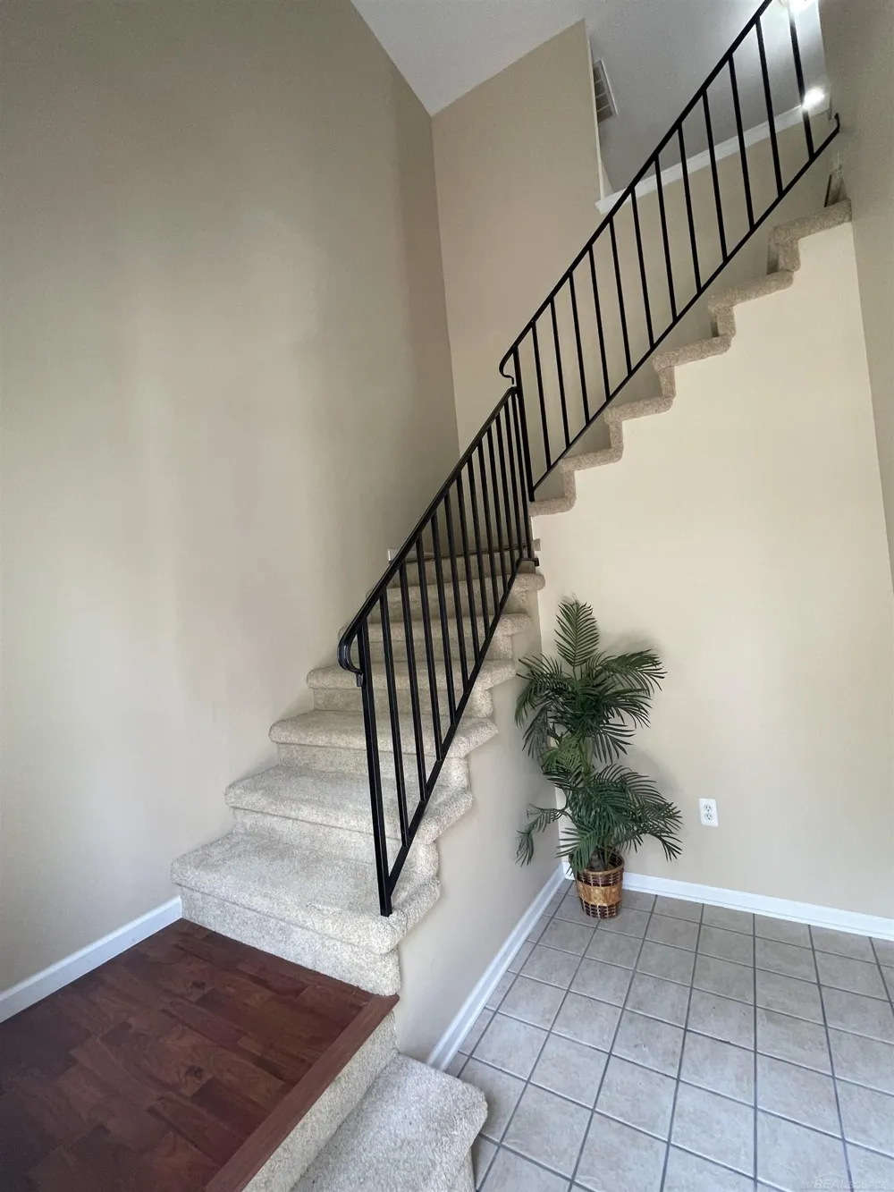 15336 Yale Drive Clinton Charter Township, MI 48038
