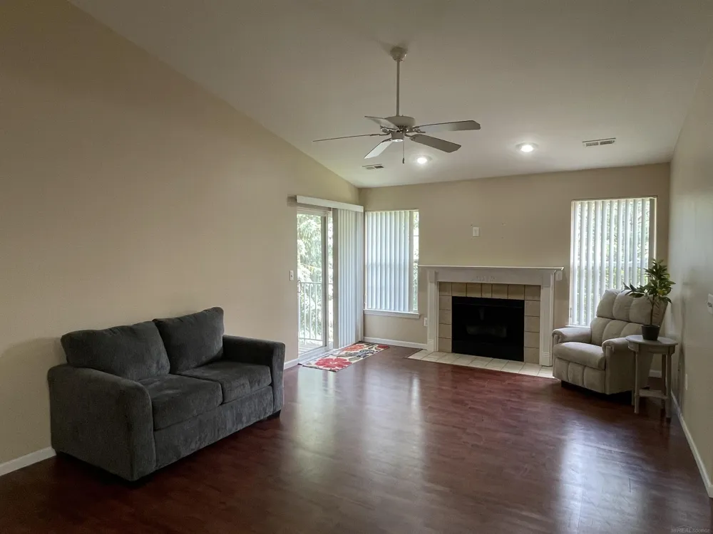 15336 Yale Drive Clinton Charter Township, MI 48038