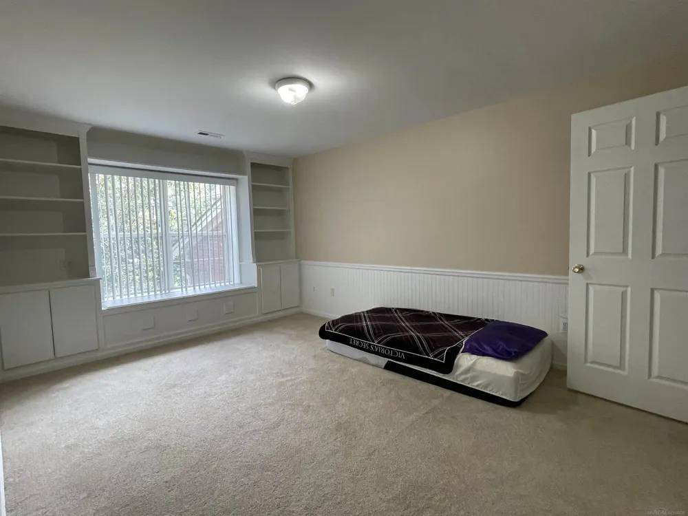 15336 Yale Drive Clinton Charter Township, MI 48038