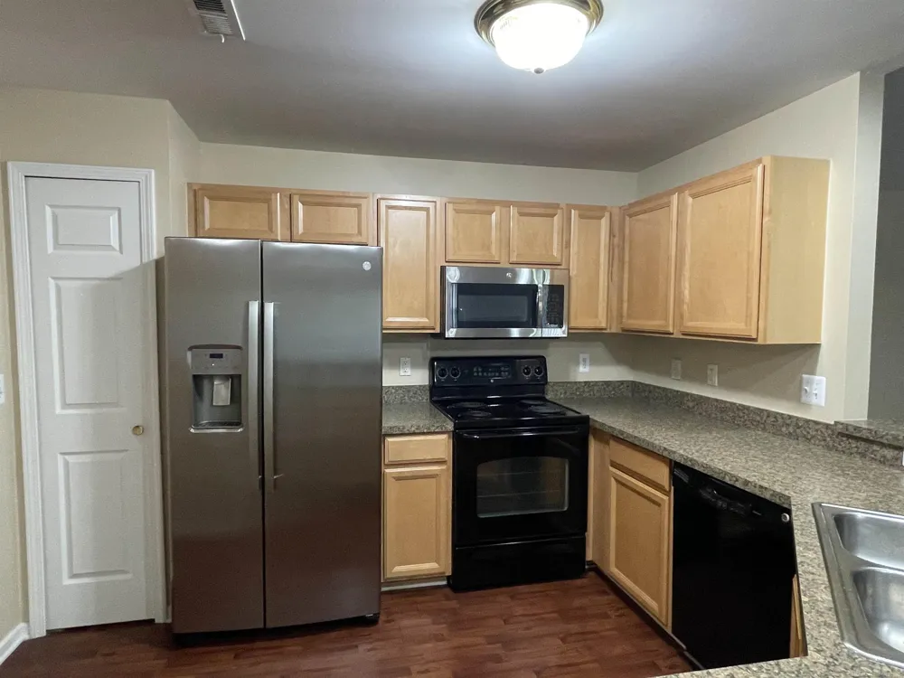 15336 Yale Drive Clinton Charter Township, MI 48038