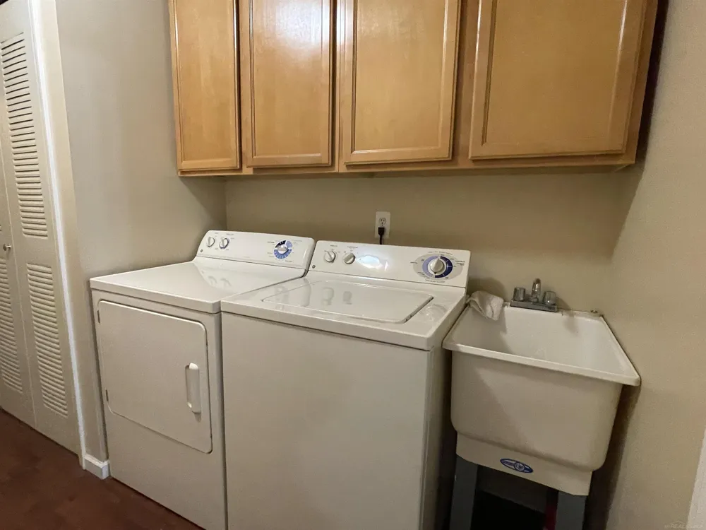 15336 Yale Drive Clinton Charter Township, MI 48038