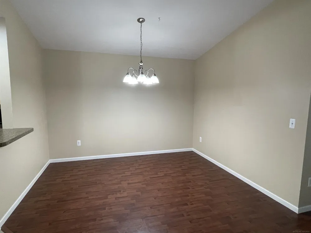 15336 Yale Drive Clinton Charter Township, MI 48038