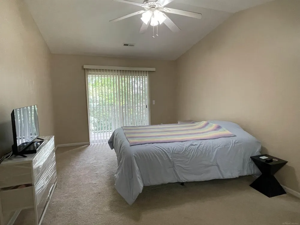 15336 Yale Drive Clinton Charter Township, MI 48038