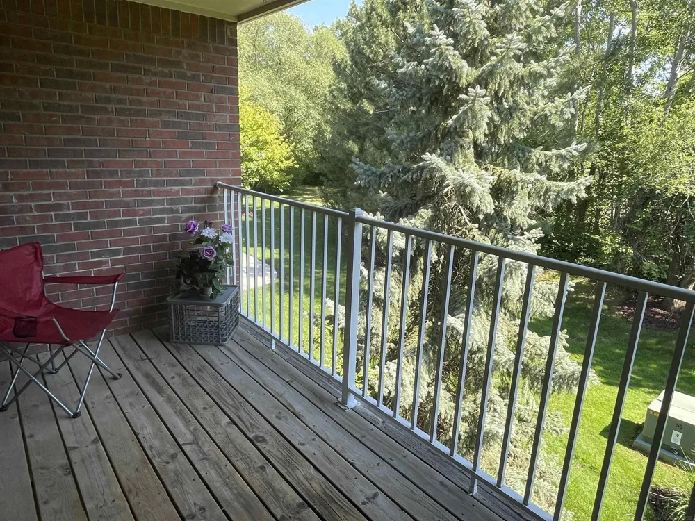 15336 Yale Drive Clinton Charter Township, MI 48038