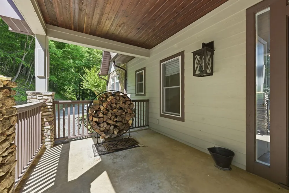 Eagles Way Bryson City, NC 28713