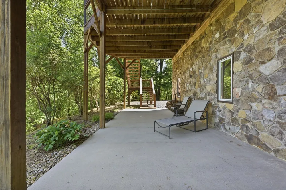 Eagles Way Bryson City, NC 28713