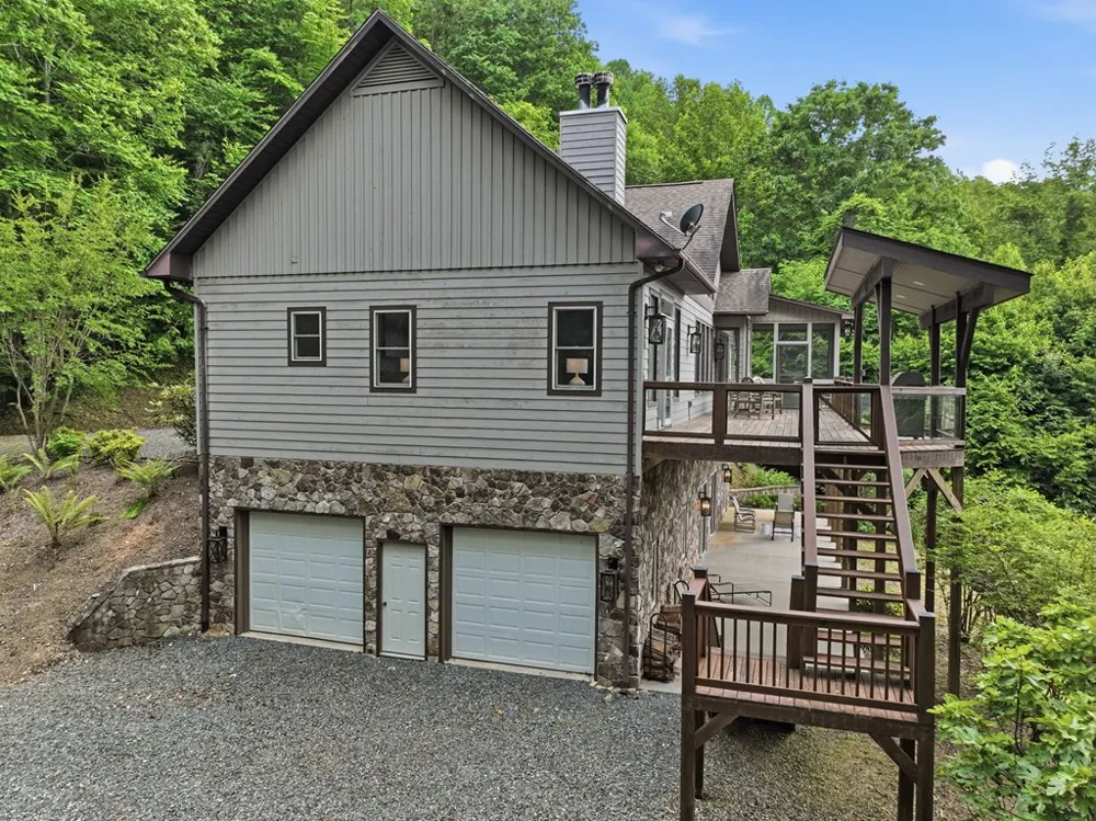Eagles Way Bryson City, NC 28713