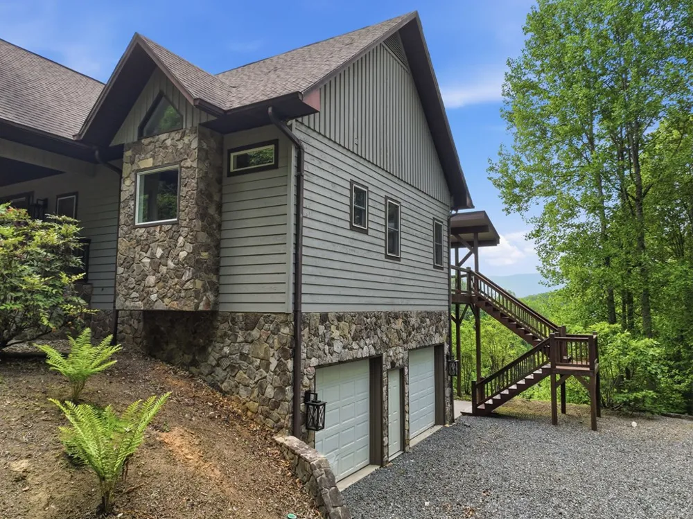 Eagles Way Bryson City, NC 28713