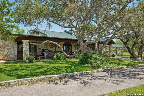 722 W Lacey Oaks Parkway