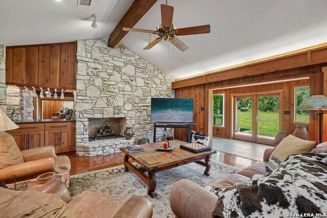 722 W Lacey Oaks Parkway Kerrville, TX 78028