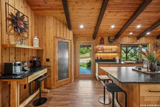 722 W Lacey Oaks Parkway Kerrville, TX 78028