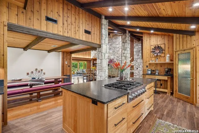 722 W Lacey Oaks Parkway Kerrville, TX 78028