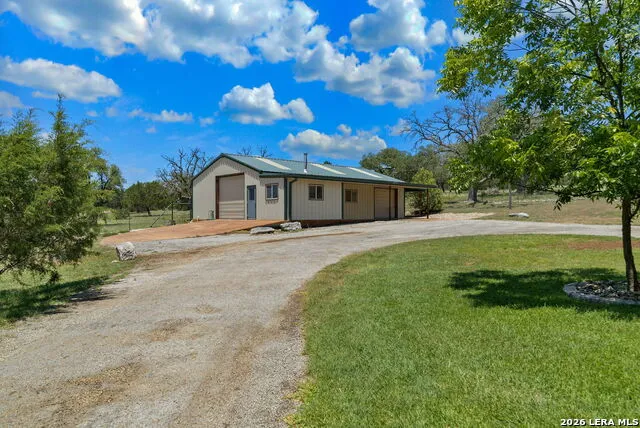 722 W Lacey Oaks Parkway Kerrville, TX 78028