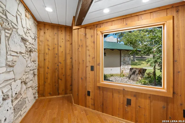 722 W Lacey Oaks Parkway Kerrville, TX 78028