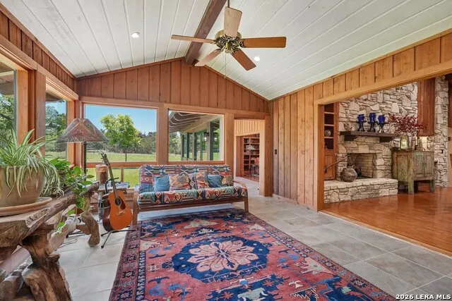 722 W Lacey Oaks Parkway Kerrville, TX 78028