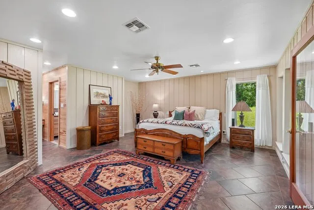722 W Lacey Oaks Parkway Kerrville, TX 78028