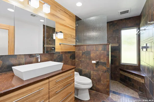 722 W Lacey Oaks Parkway Kerrville, TX 78028