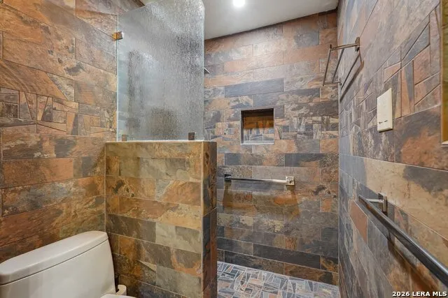 722 W Lacey Oaks Parkway Kerrville, TX 78028