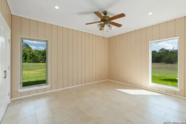 722 W Lacey Oaks Parkway Kerrville, TX 78028