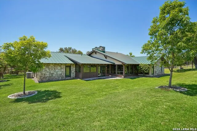 722 W Lacey Oaks Parkway Kerrville, TX 78028