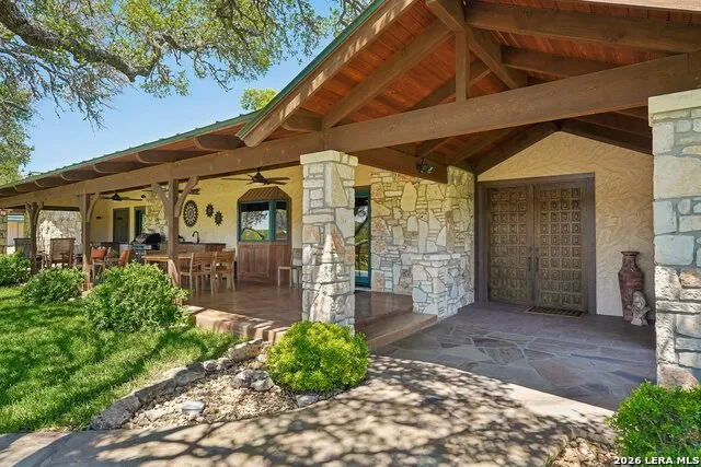 722 W Lacey Oaks Parkway Kerrville, TX 78028