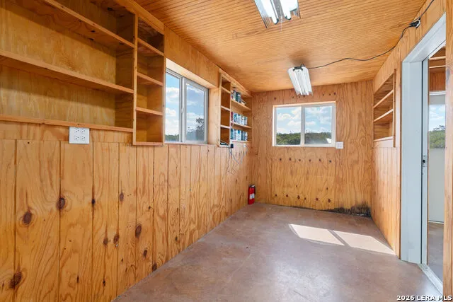 722 W Lacey Oaks Parkway Kerrville, TX 78028