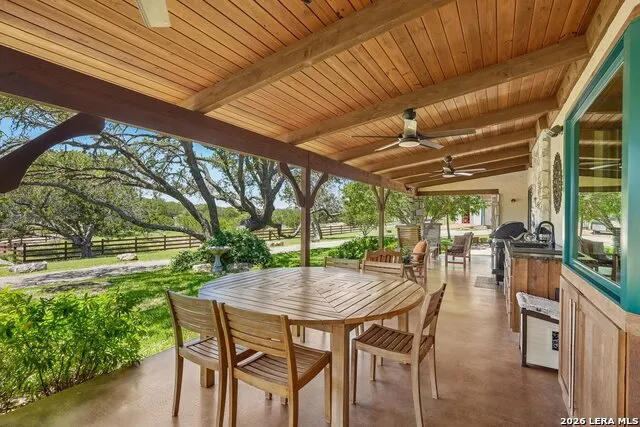 722 W Lacey Oaks Parkway Kerrville, TX 78028