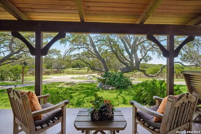 722 W Lacey Oaks Parkway Kerrville, TX 78028