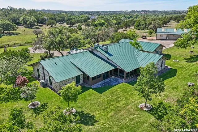 722 W Lacey Oaks Parkway Kerrville, TX 78028