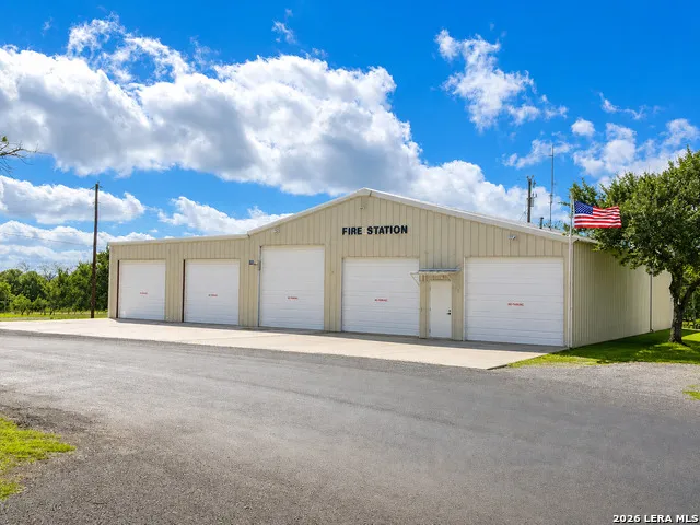 722 W Lacey Oaks Parkway Kerrville, TX 78028
