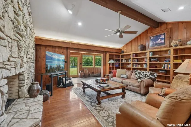 722 W Lacey Oaks Parkway Kerrville, TX 78028
