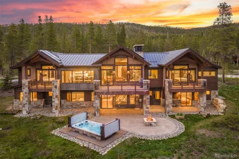 11 Dyer Trail