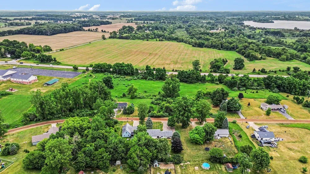 11332 Crestview Drive E Cement City, MI 49233