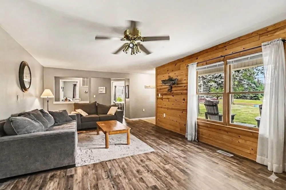 11332 Crestview Drive E Cement City, MI 49233