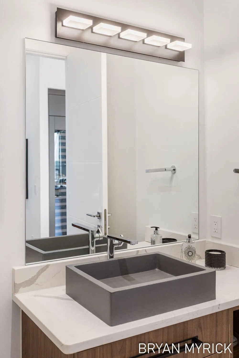 159 S River Avenue #505 Holland City, MI 49423