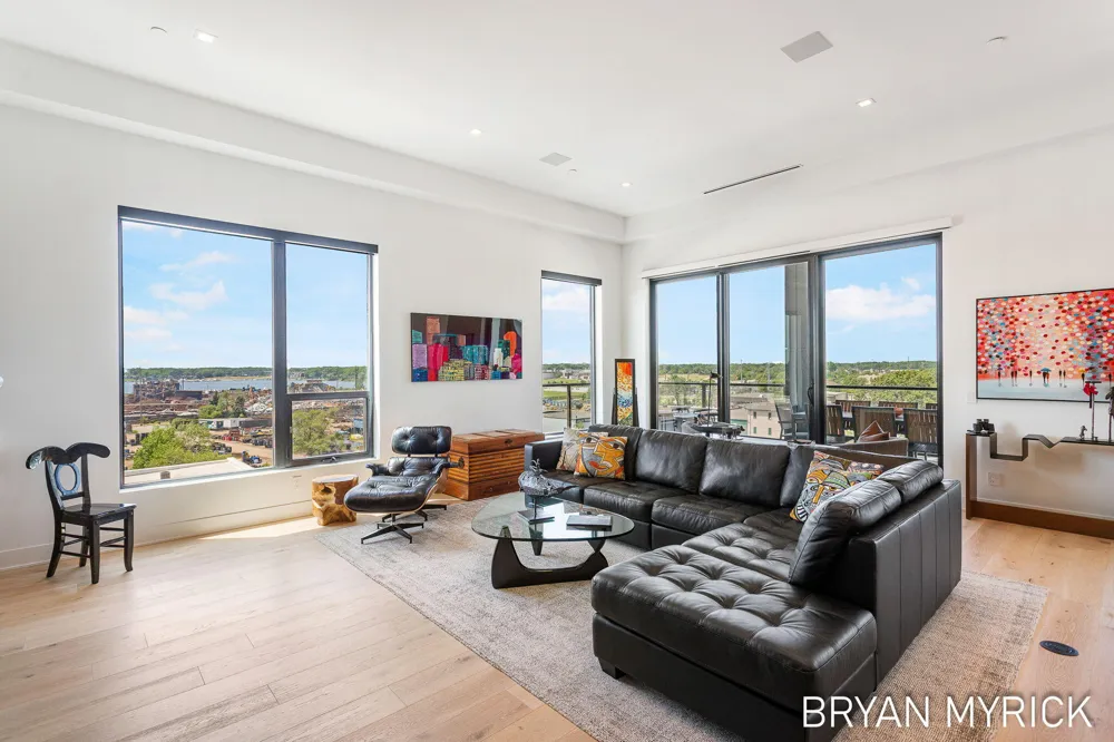 159 S River Avenue #505 Holland City, MI 49423