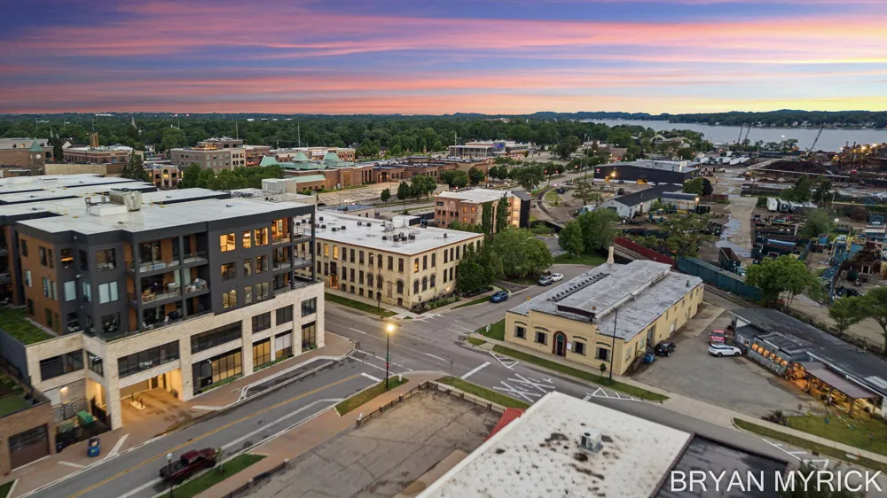 159 S River Avenue #505 Holland City, MI 49423
